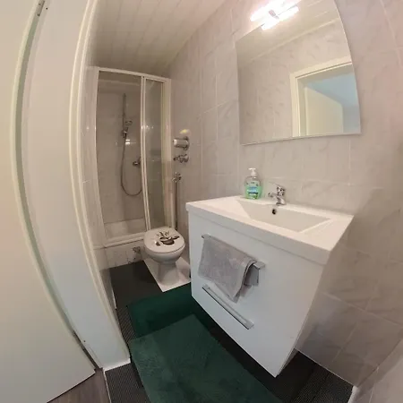 公寓 2-zimmer - 600 Meter Zur S-bahn - 18 Min Zum Muenchen Hbf - Parkplatz & Wlan 卡尔斯费尔德